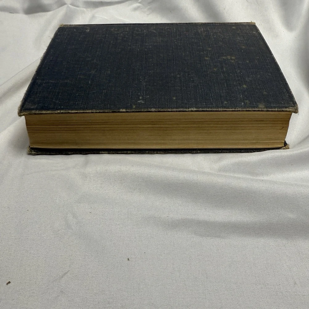 Holy‎ Bible/ Revised Standard Version/ Illustrated: Thomas Nelson & Sons, 1952